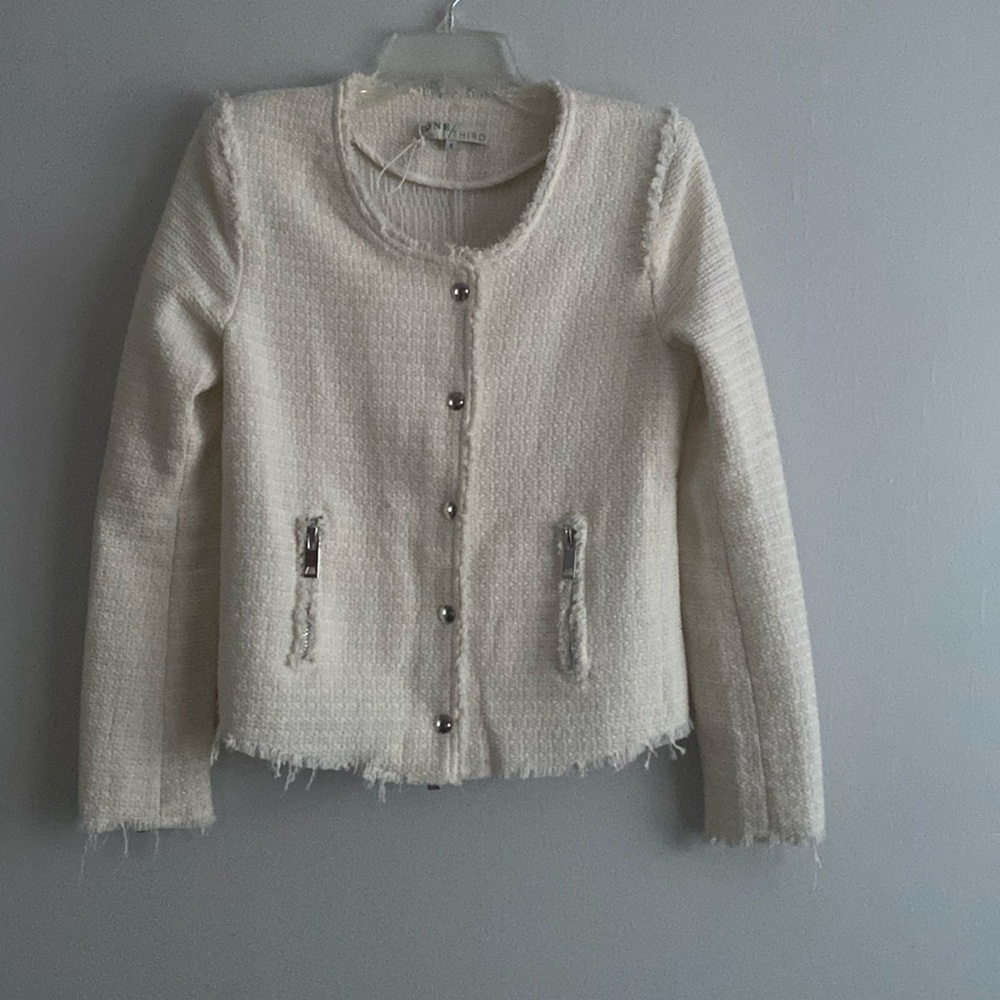 Beautiful cream coat size s New without tag
